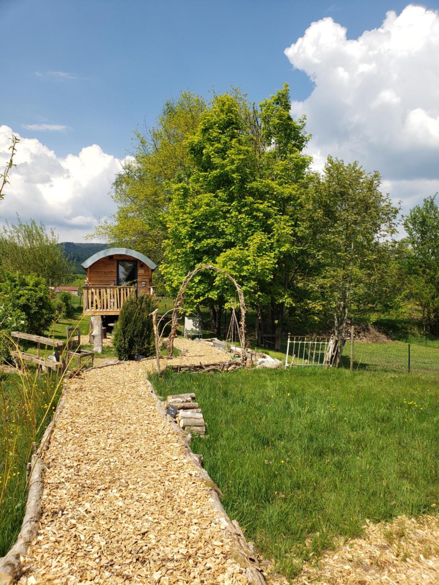 La Roulotte Tiny House Du Mond'Ideal Leval  Kültér fotó